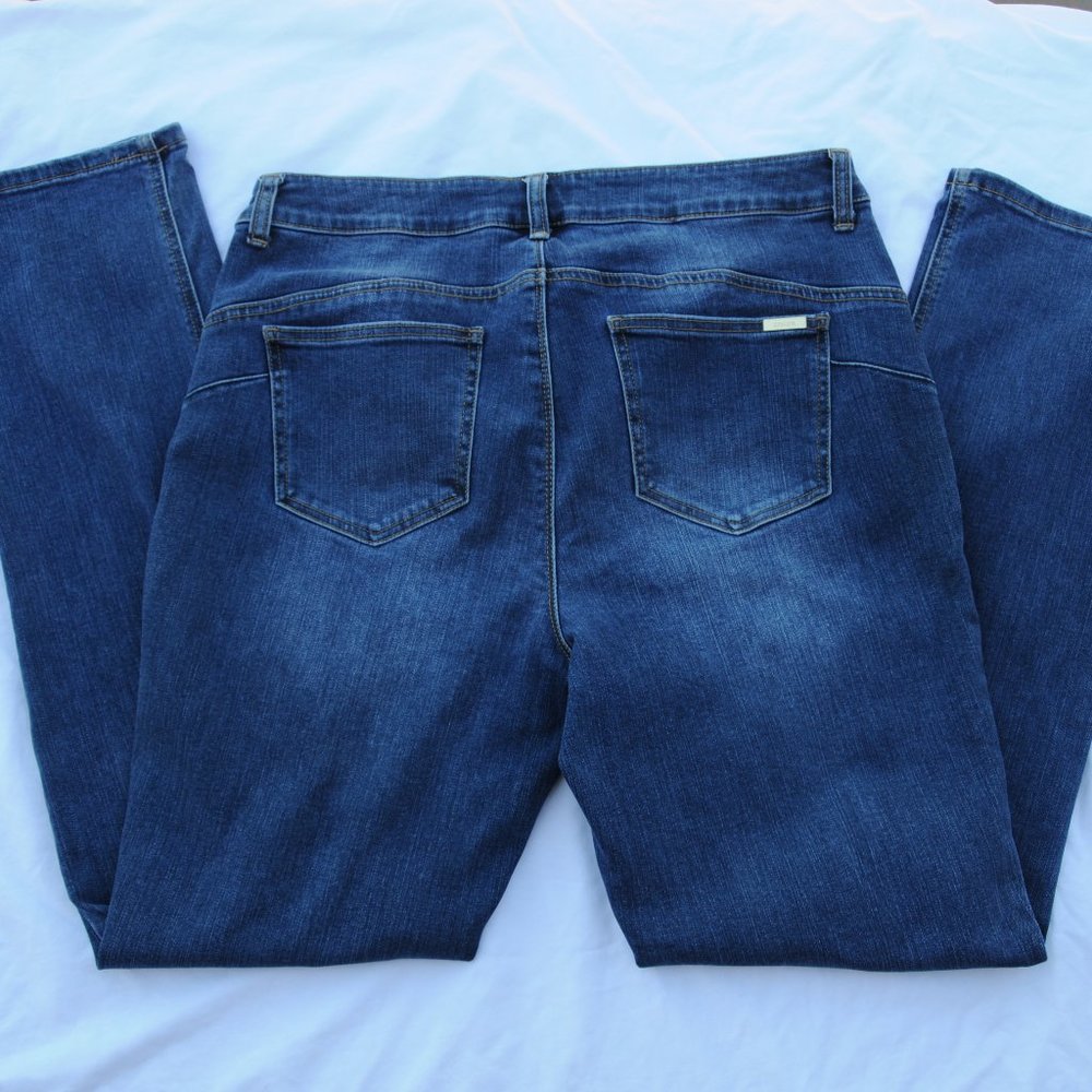 EUC So Lifting Chico's Jeans - Picture 2 of 6